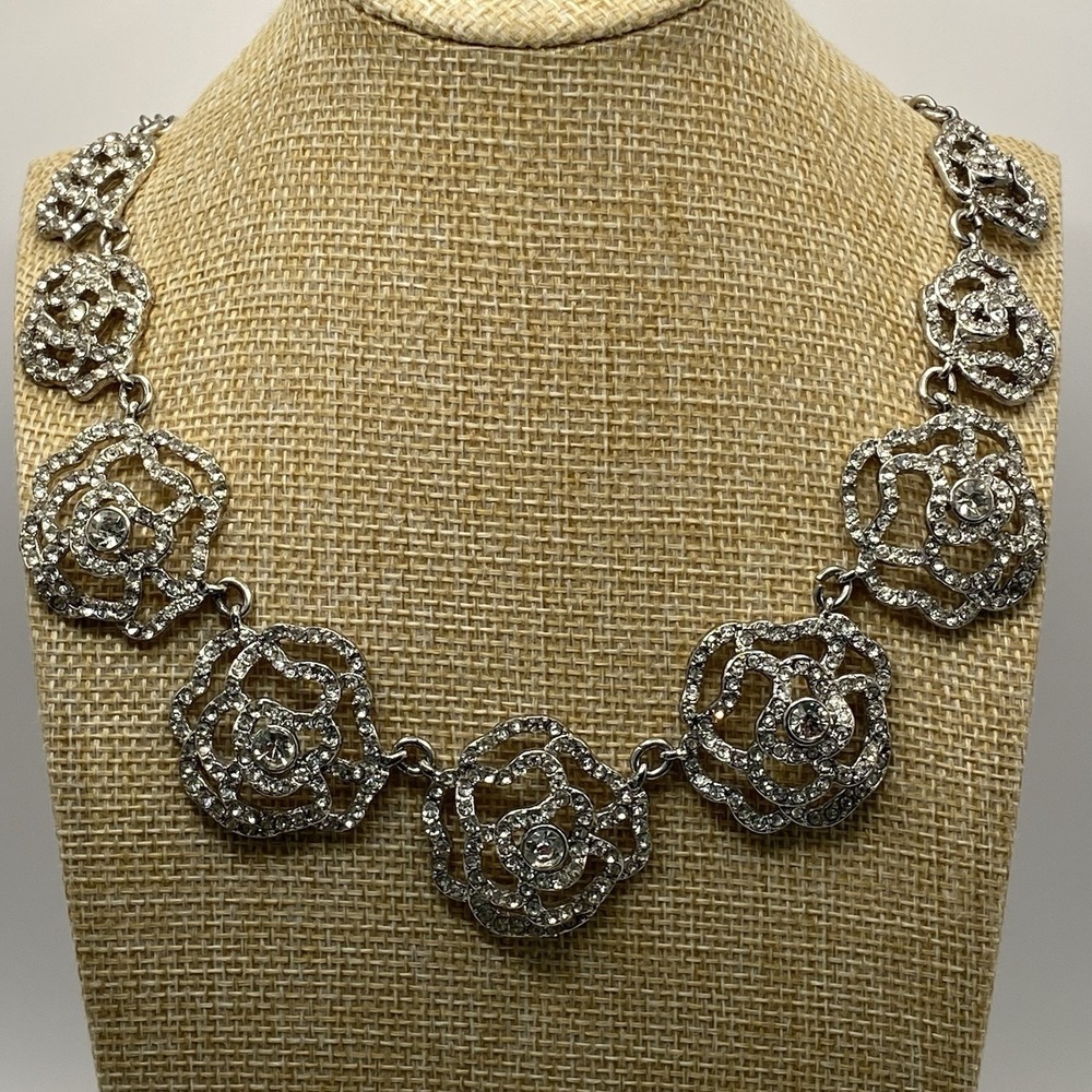 GV9 Silver Tone Rhinestone Rose Flower Vintage Statement Necklace 22"